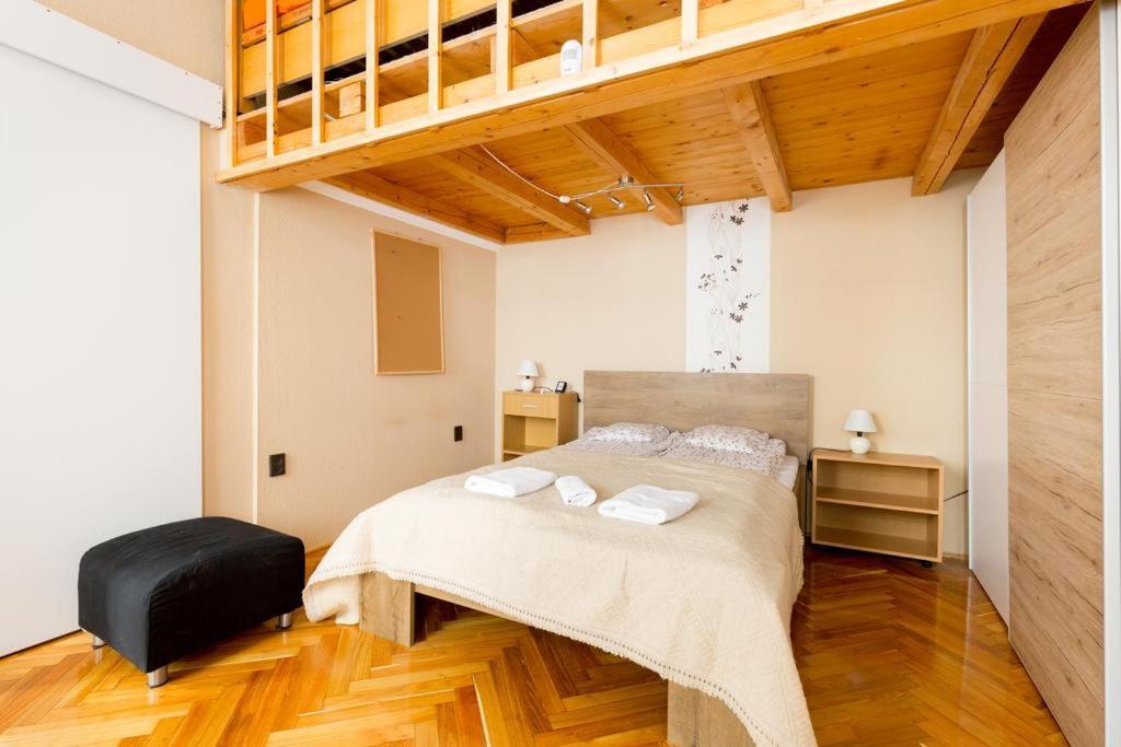Szentkiralyi 5 - Double Basic In The City Center - Self-Check-In Budapest Exteriör bild