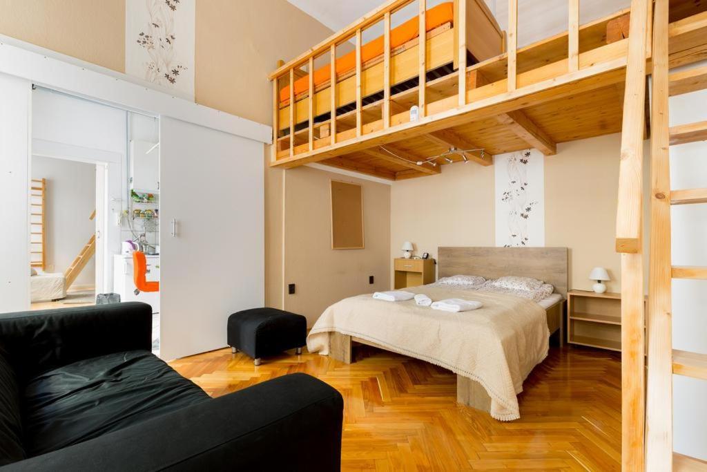 Szentkiralyi 5 - Double Basic In The City Center - Self-Check-In Budapest Exteriör bild